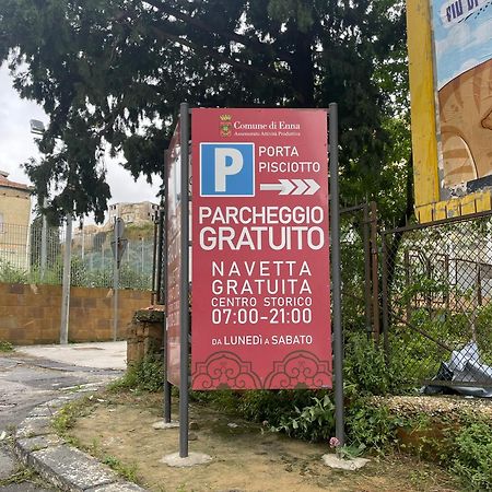 דירות אנה La Casa Sulla Piazza מראה חיצוני תמונה