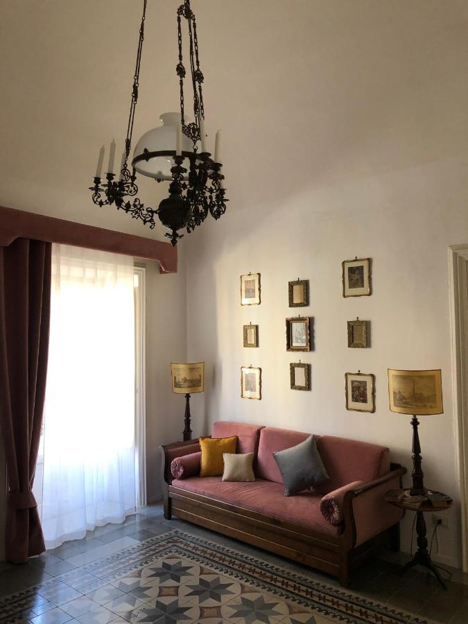 דירות אנה La Casa Sulla Piazza מראה חיצוני תמונה