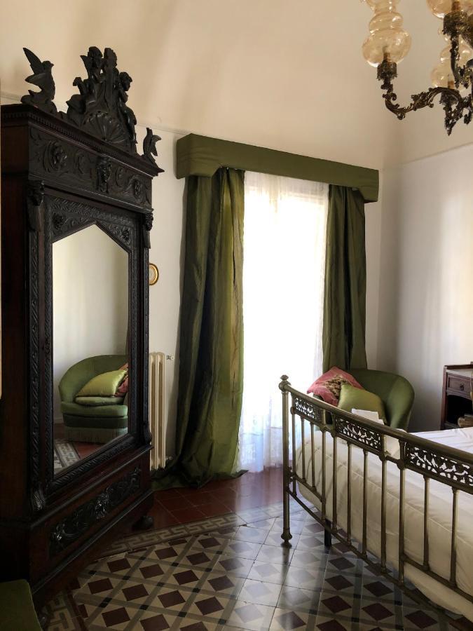 דירות אנה La Casa Sulla Piazza מראה חיצוני תמונה
